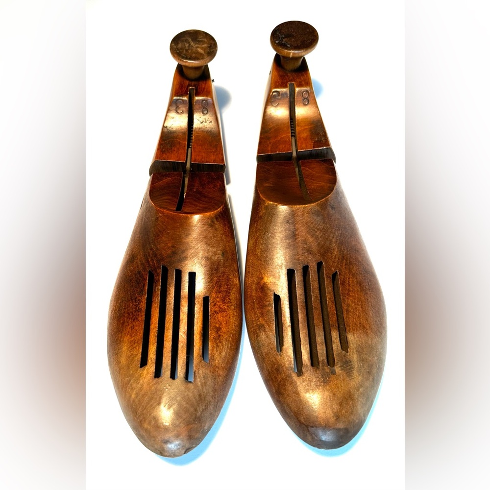 Vintage Wooden Men's Shoe Trees - Brown Shoe Stretcher Pair, Men’s Size 8